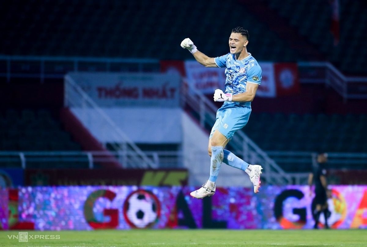 Đội hình tiêu biểu V-League 2023-2024 với Patrik Lê Giang