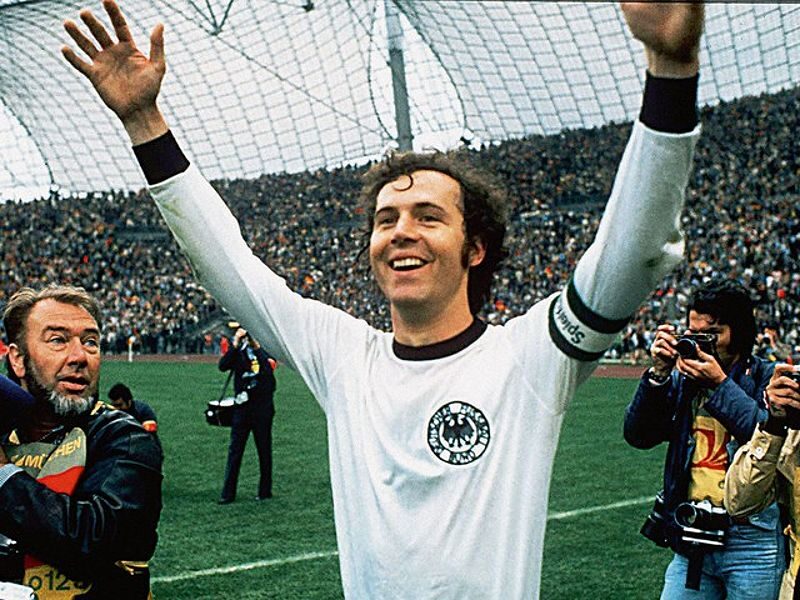 Franz Beckenbauer - Huyền thoại bóng đá