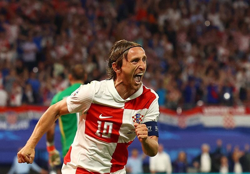 Modric lập kỷ lục cầu thủ lớn tuổi nhất ghi bàn tại Euro